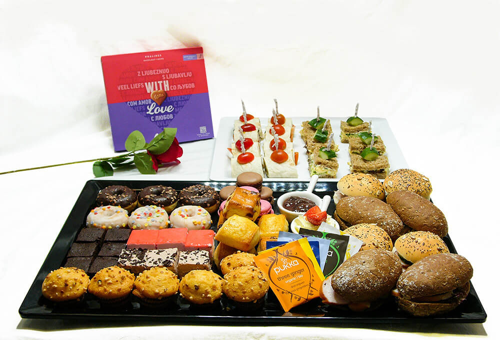 Moederdag High Tea box 6-8 personen