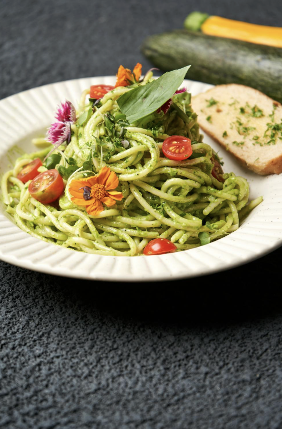 Pasta pesto salade