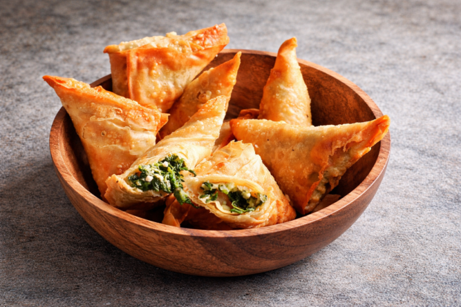 warme griekse bladerdeeg hapjes